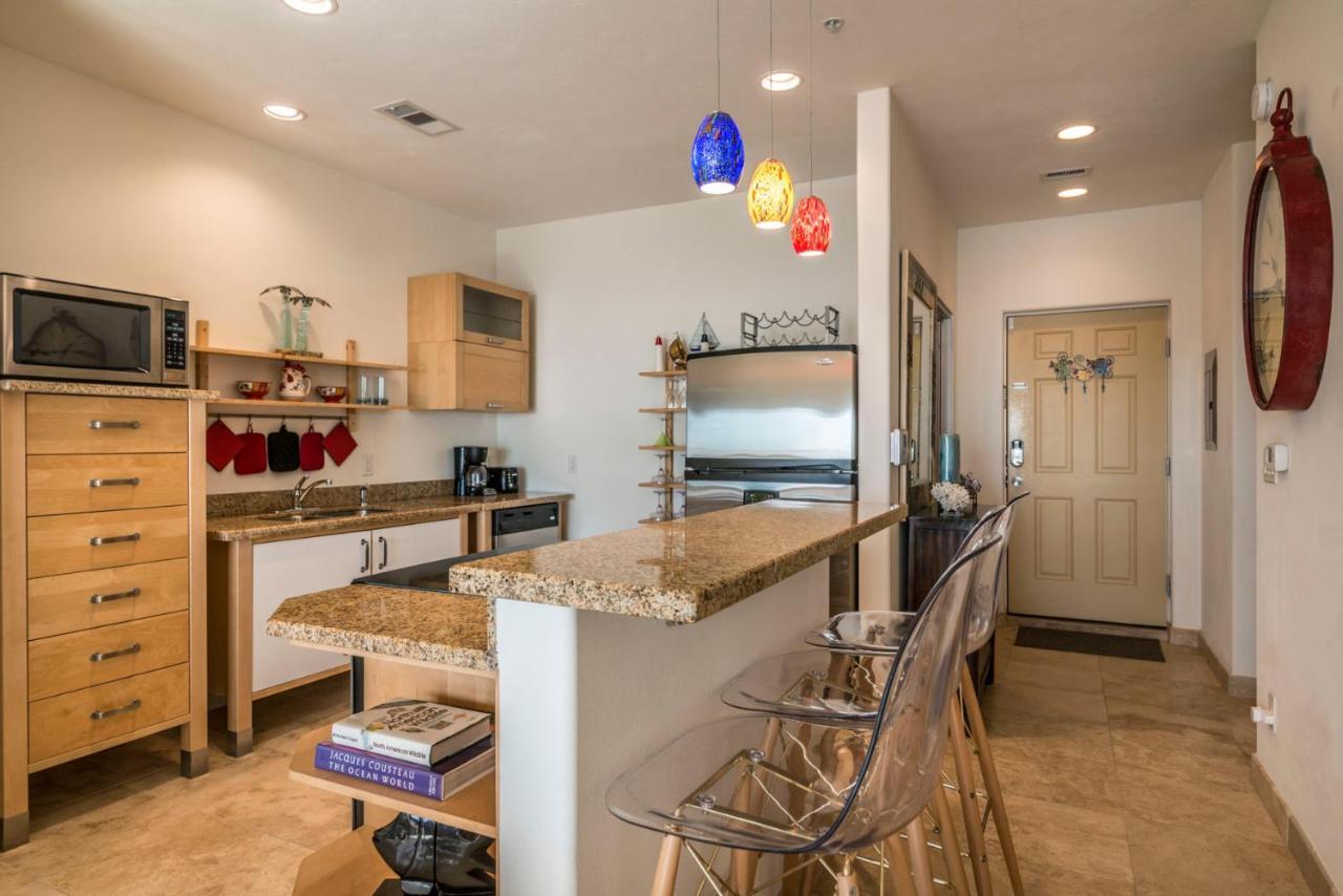 Sea Deuce By The Ocean Apartment Galveston Bagian luar foto
